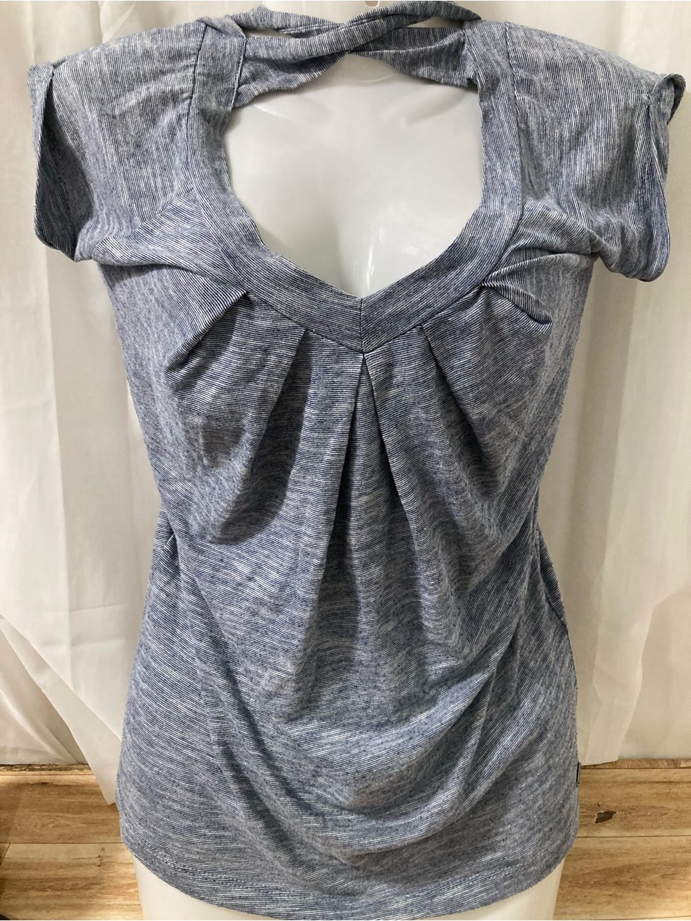 Twik Heather Gray Draped V-Neck Short Sleeve Top Small